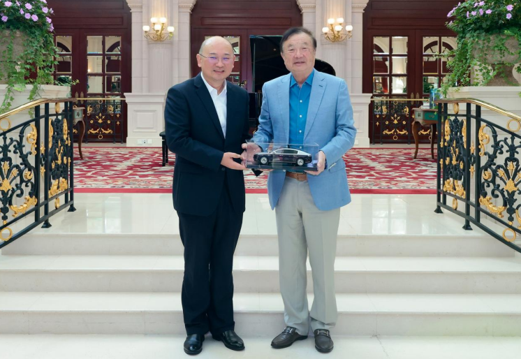 项兴初拜访任正非先生。