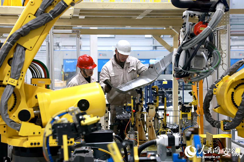 安徽至信科技有限公司生产车间一景。人民网记者 周坤摄