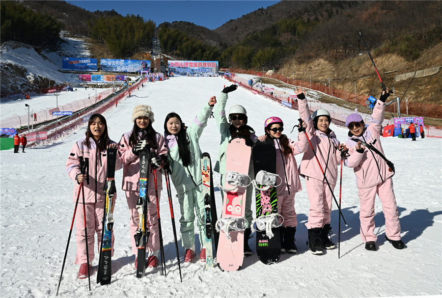 大别山滑雪旅游度假区现场游客。杜世宏摄