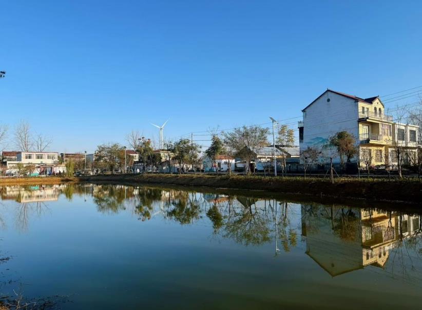 整治一方水塘，激活一片乡村。