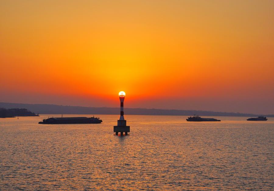 晴湖冬韻 巢湖夕陽燈塔美出圈
