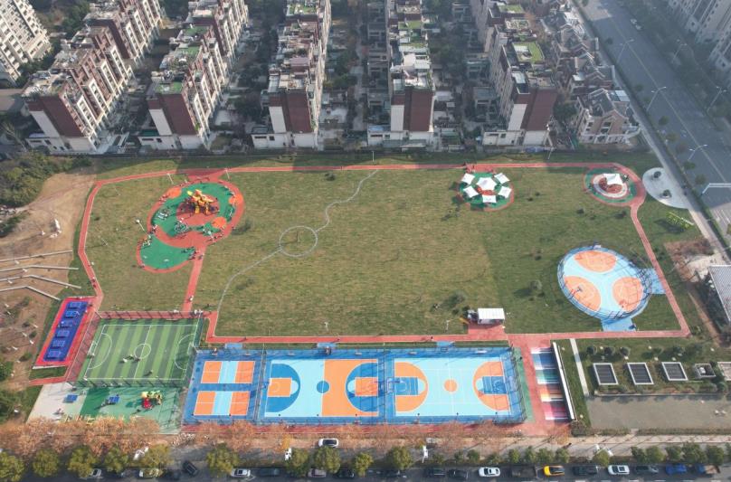 新建体育公园。