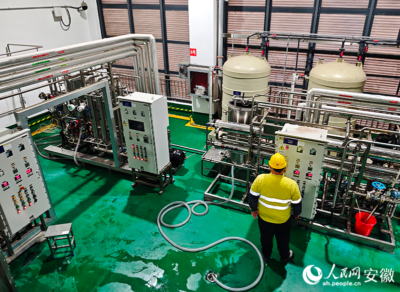 安徽斯拜科生物科技有限公司的中试车间。人民网记者 周坤摄