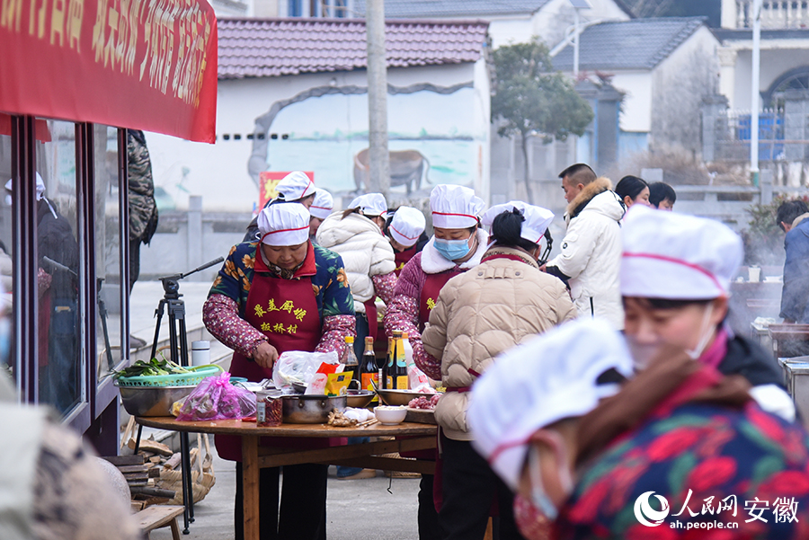 比赛进行中。人民网记者 李希蒙摄