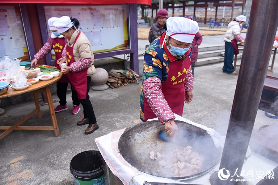 比赛进行中。人民网记者 李希蒙摄
