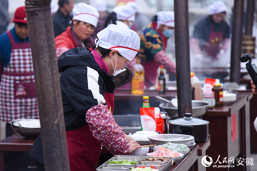 比赛进行中。人民网记者 李希蒙摄