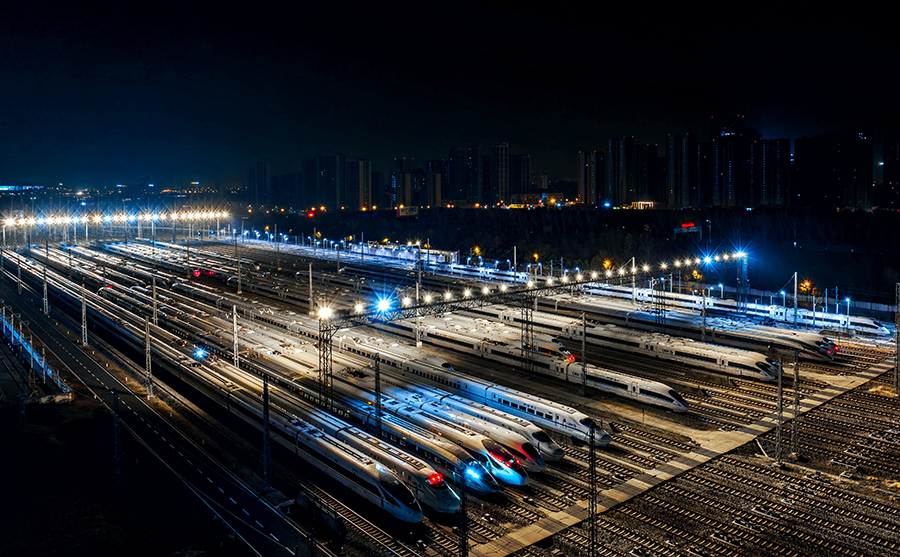 俯瞰合肥南动车运用所蓄势待发的动车。殷超摄