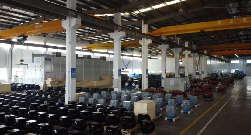 安徽德科電氣科技有限公司整裝待發的發電機。