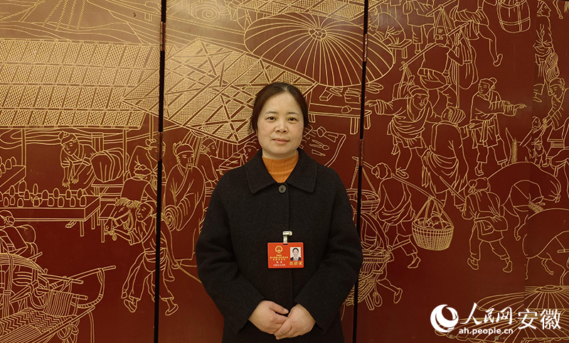 安徽省人大代表鲍瑾。人民网记者 吕欢欢摄