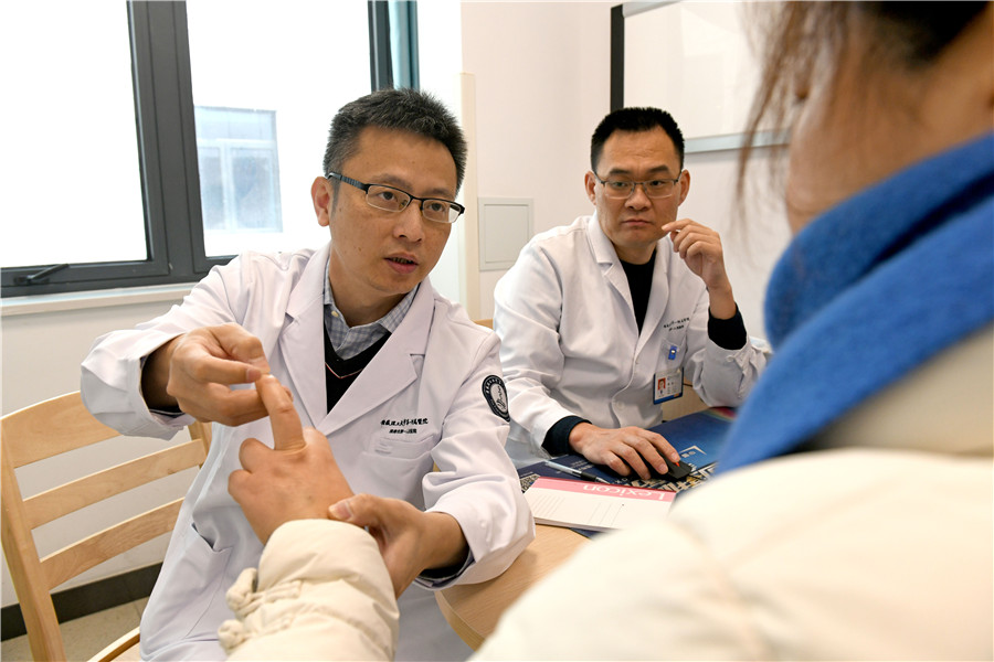 义诊服务惠民生。