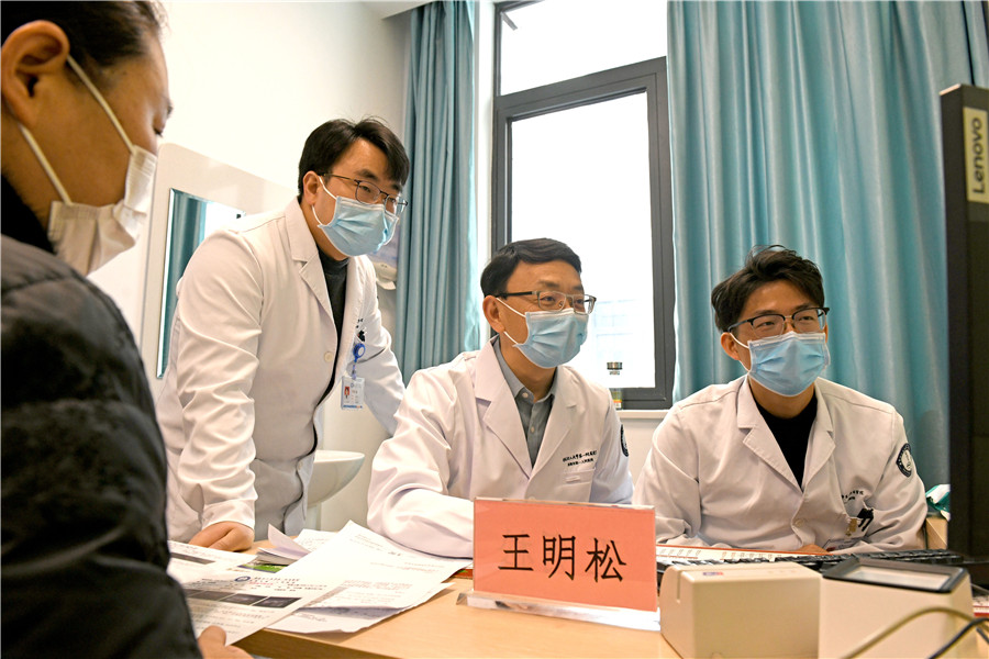 义诊服务惠民生。