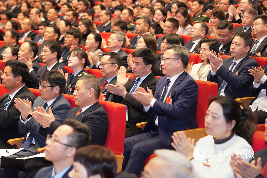 安徽省十四届人大四次会议胜利闭幕。人民网记者 苗子健摄