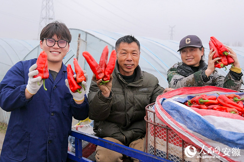 张文涛一家。人民网记者 李希蒙摄