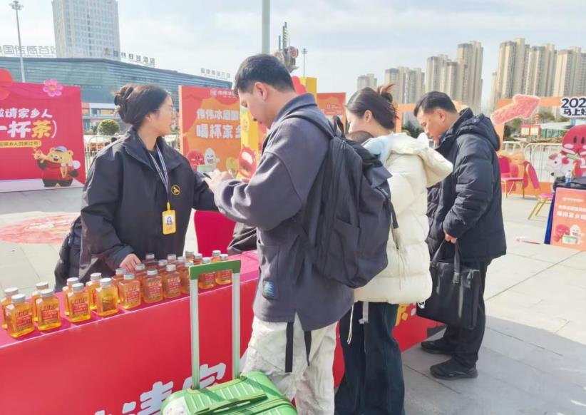 甜啦啦“请家乡人喝一杯茶”活动现场。