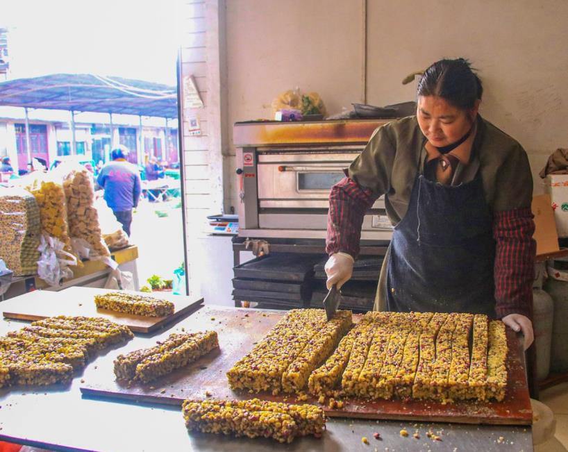 米糖作坊年味香。