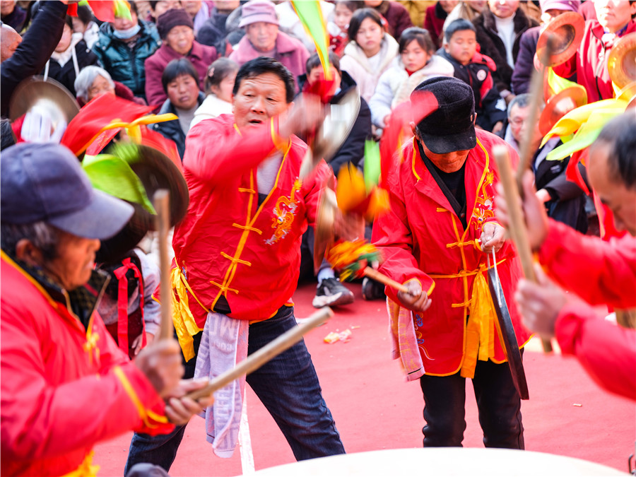 石巷村舉行民俗節目展演。