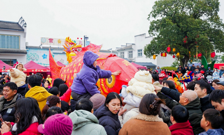 “火马太平年”民俗盛会。