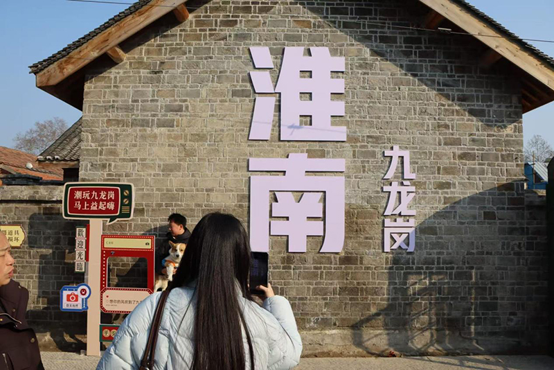 游客打卡拍照