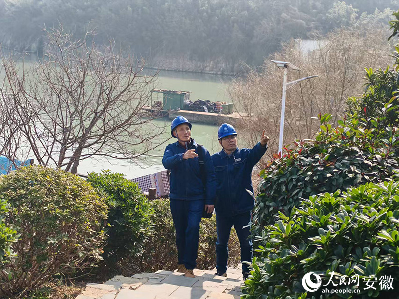 吳志寶師徒巡山。人民網 丁紀攝