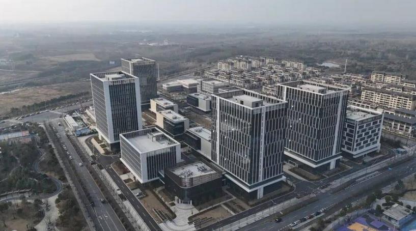 安徽向上創業園推行“一園一特色，一樓一IP”模式，致力於打造未來產業加速器。