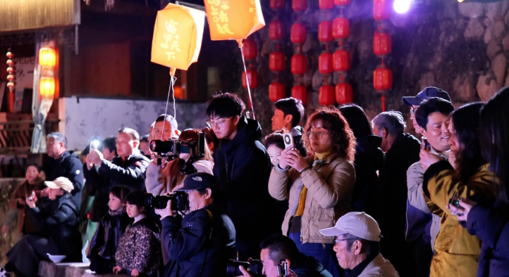 徽州區“愛徽州”全媒體聯盟採風交流活動夜游體驗。