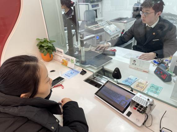 开展便民服务活动。