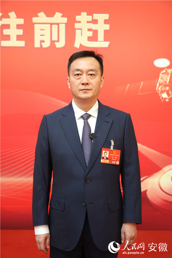 全國人大代表、銅陵市市長孔濤。人民網記者 陶濤攝
