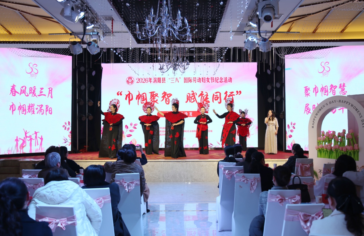 现场节目表演。陈杰摄