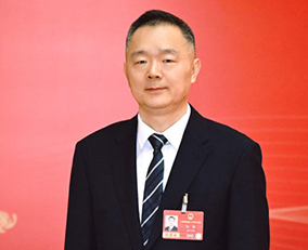 馬軍
全國人大代表、蚌埠市委書記
蚌埠市錨定“皖北核心水運樞紐”定位,以淮河航運中心建設為牽引,不斷深化航道整治、港口建設與產業培育協同推進。