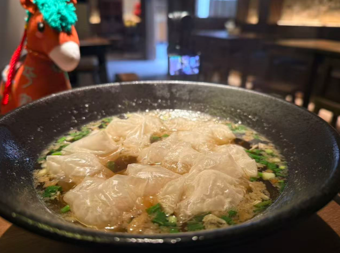 “福昇”餃子店裡的包袱餃。