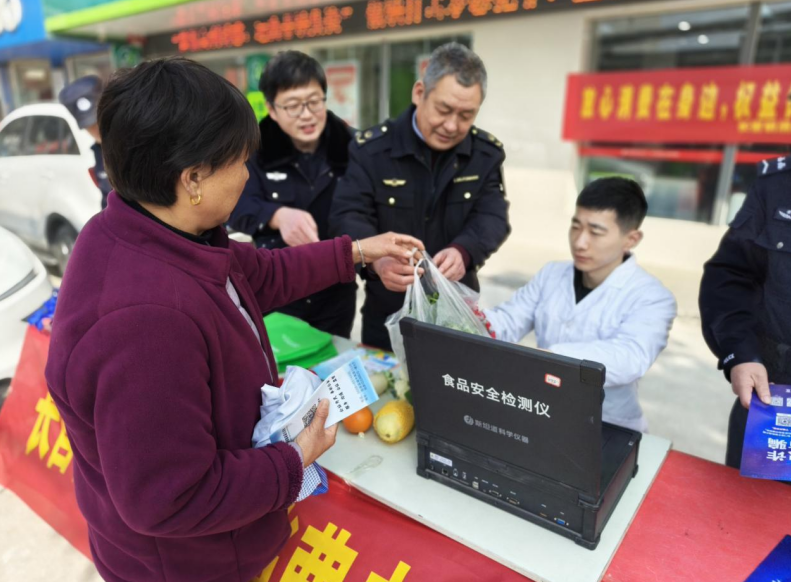 临泉县市场监管局开展“3·15”主题宣传活动。