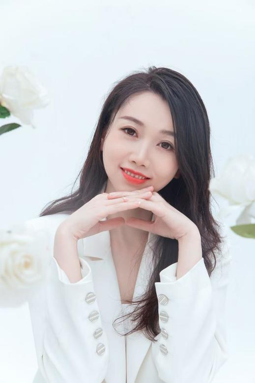 安徽青年作家许诺晨。