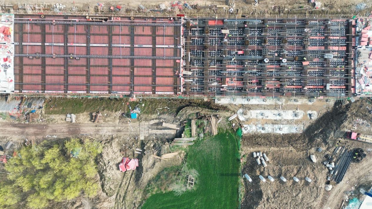 淮南港陶圩综合码头工程项目施工现场。受访者供图