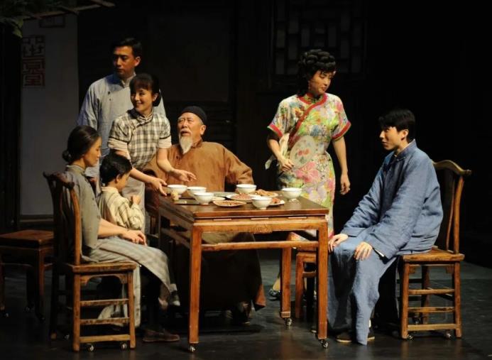 “國字號”經典話劇《四世同堂》劇照。