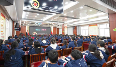 安徽壽縣：老科學家“牽手”年輕學子