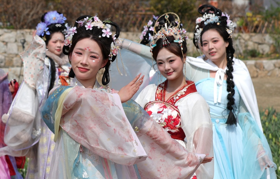 安徽蚌埠：“花仙”巡游 乐享周末【10】