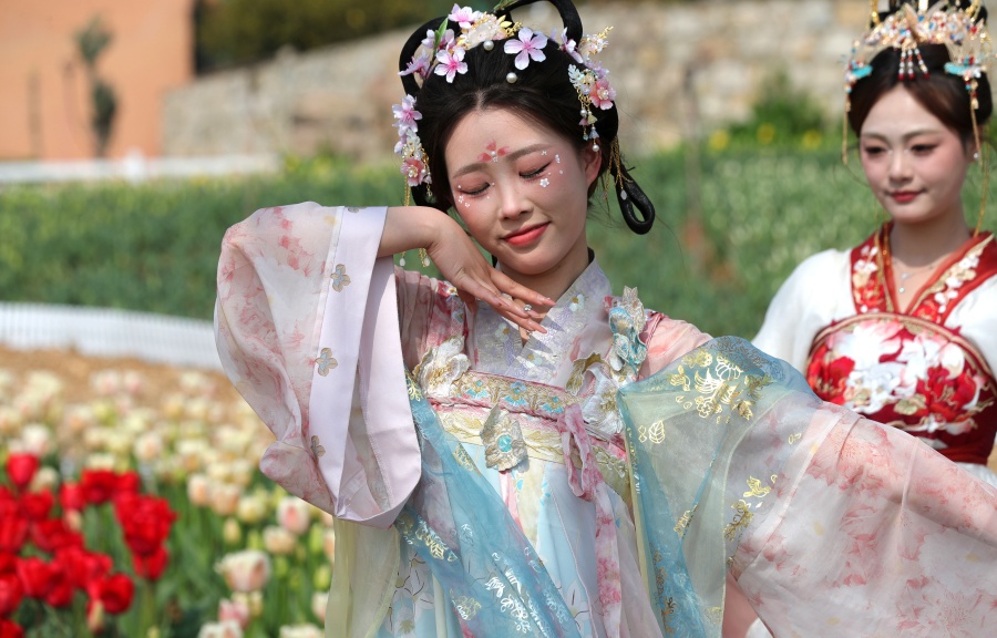 安徽蚌埠：“花仙”巡游 乐享周末【11】