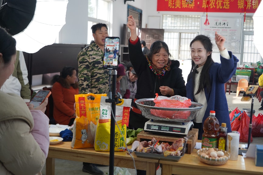 直播现场。