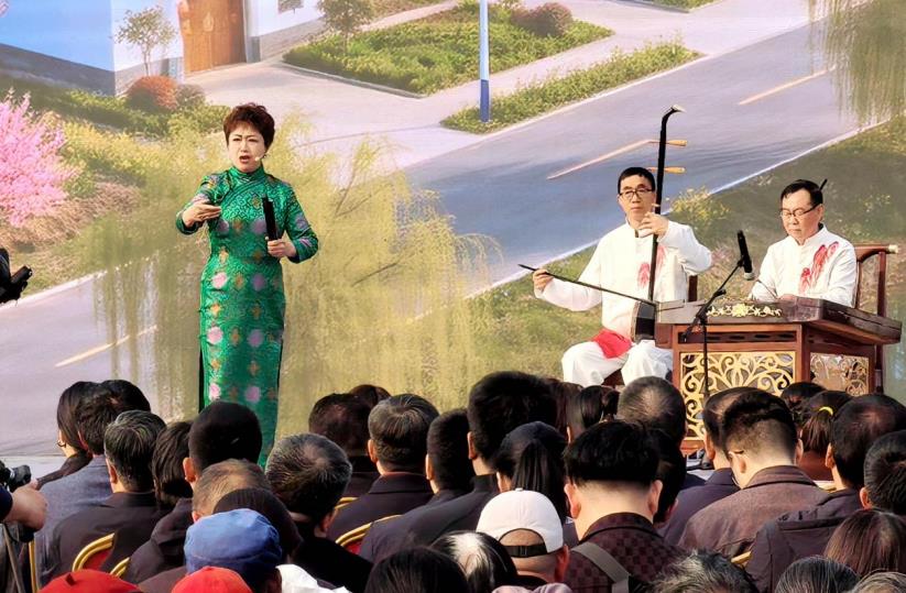 碭山縣非遺代表性項目墜子《鐵公雞退彩禮》。李艷龍攝