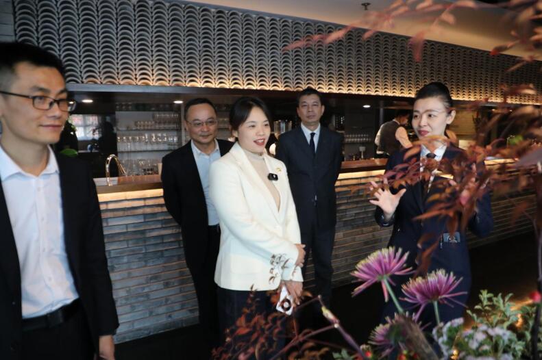 新东方烹饪走访米其林三星素食餐厅。