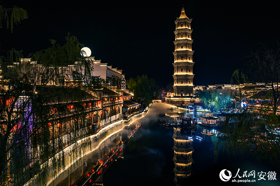 犁桥夜色。人民网记者 苗子健摄