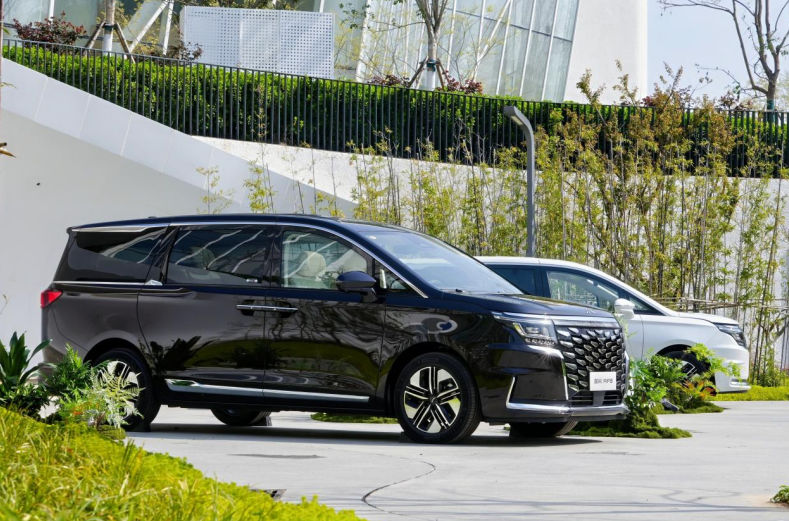 瑞风RF8悦享系列上市以“三把钥匙”解锁20万级MPV价值新标杆(图2)