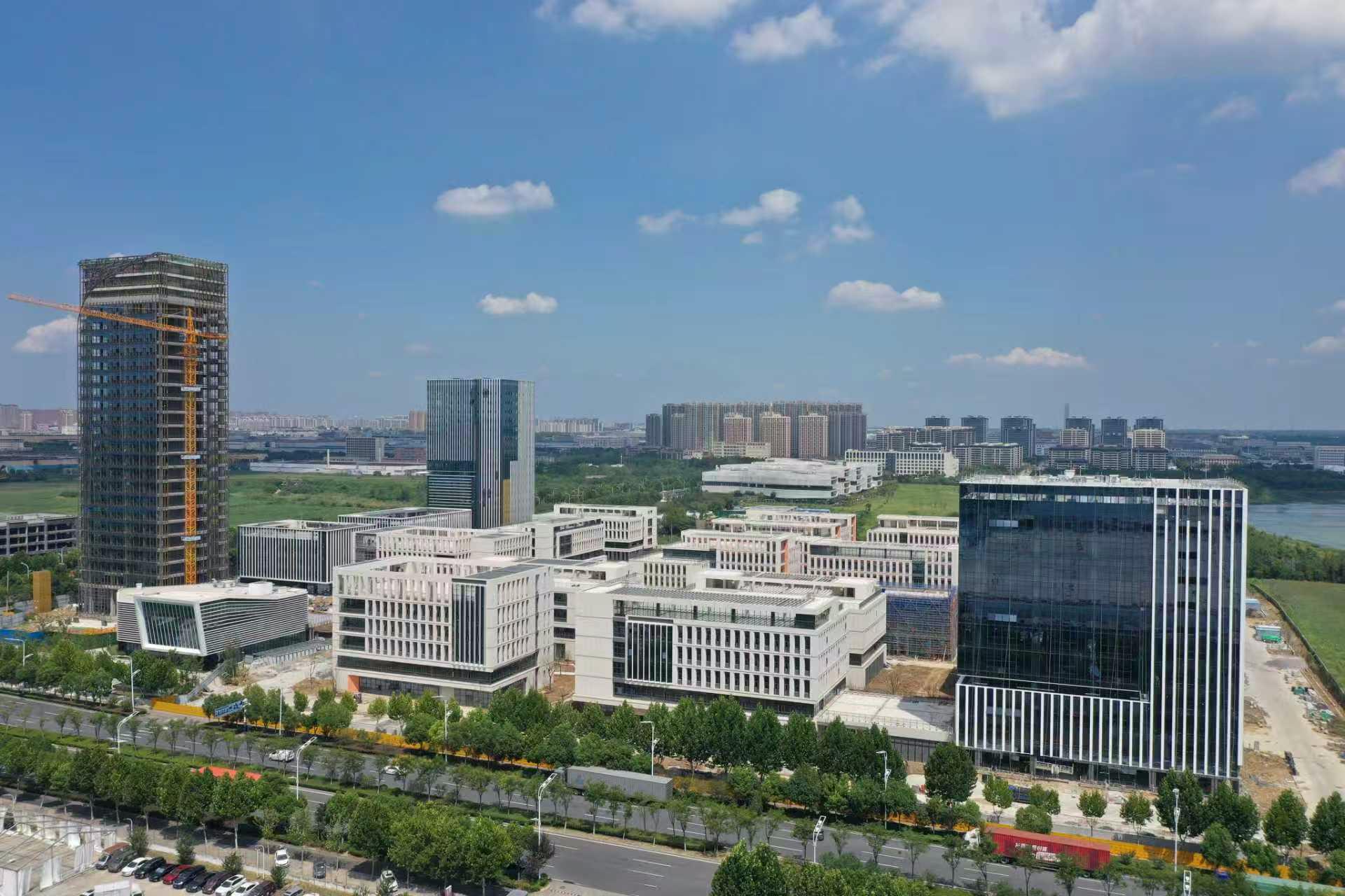 建设中的宇桥生态科技园。孔根龙摄