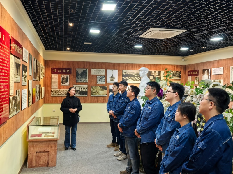 走進彭雪楓紀念館。