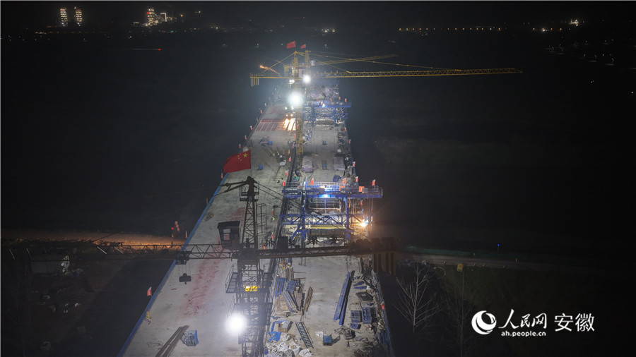 航拍黄浒河特大桥合龙现场。人民网 郭昊摄