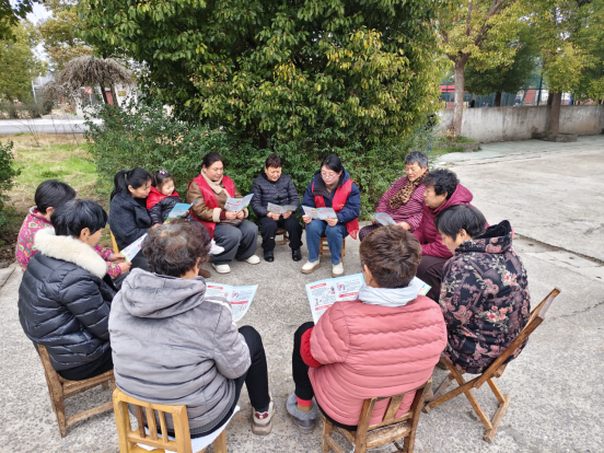 八公山区八公山镇钱湖村妇联:板凳会上话法治 巾帼维权暖人心。
