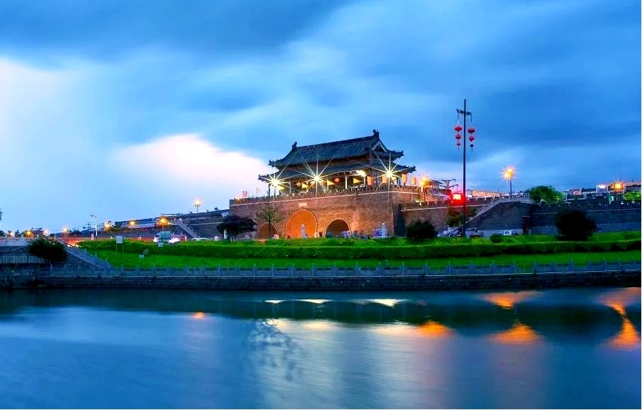 江淮高速牵楚韵，交旅融合兴寿州。