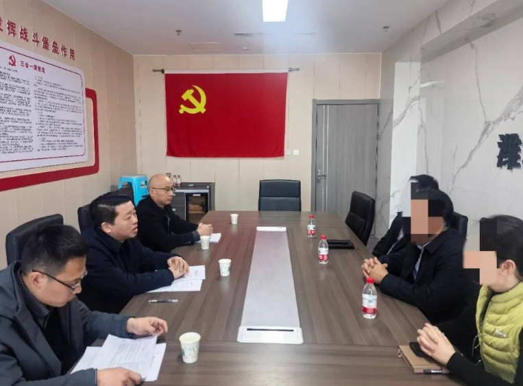 相山区法院院长带队攻坚