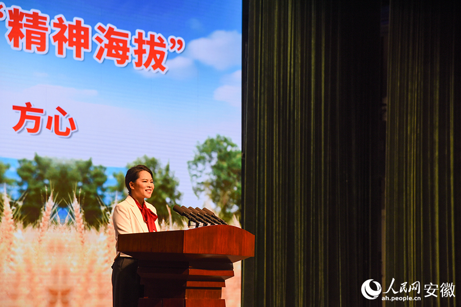 報告團成員，從不同角度深情講述了一個個感人事跡，反映了徐淙祥同志鐘情土地、矢志為民的情懷境界。人民網記者 李希蒙攝