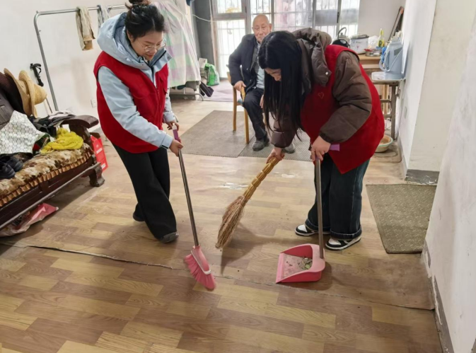 關愛獨居老人送溫暖
